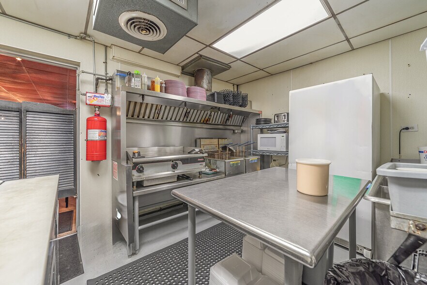 More Photos Of 1104 N Saginaw St, Saint Charles Bowling Alley For Sale