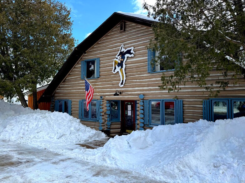 More Photos Of 4472 M-75, Walloon Lake Bar For Sale
