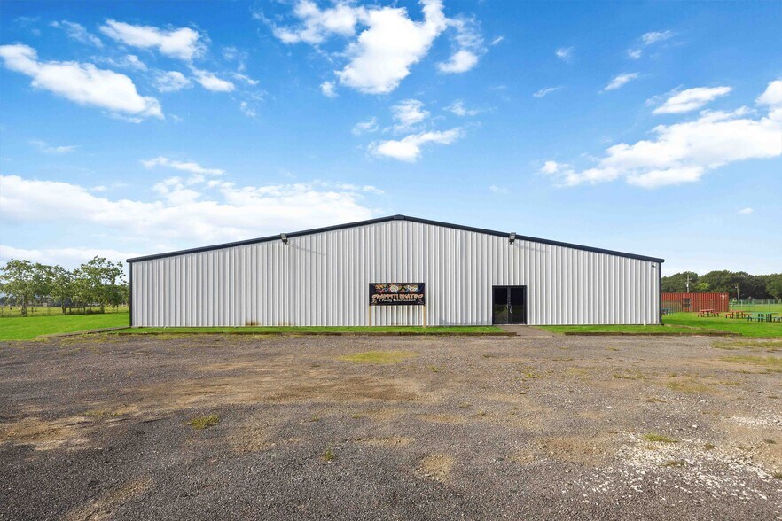 More Photos Of 1061 County Road 6111, Dayton Industrial For Sale