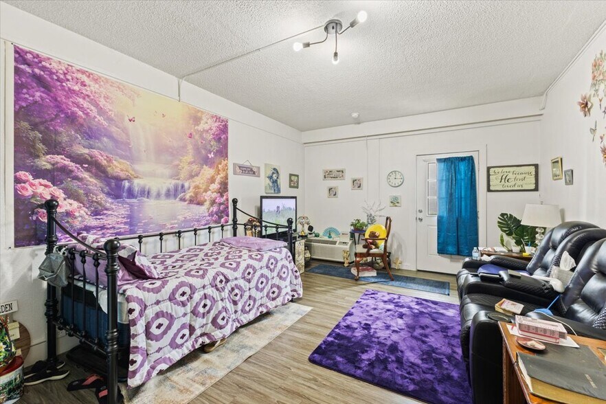 More Photos Of 15589 Lee Hwy, Bristol Apartments For Sale