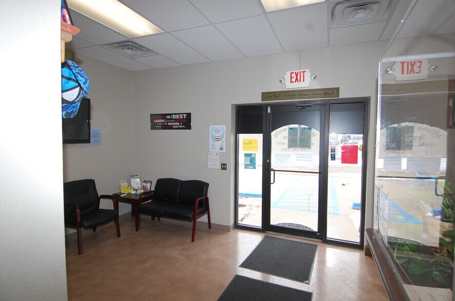 More Photos Of 217 8th Ave, Wellman Medical For Lease