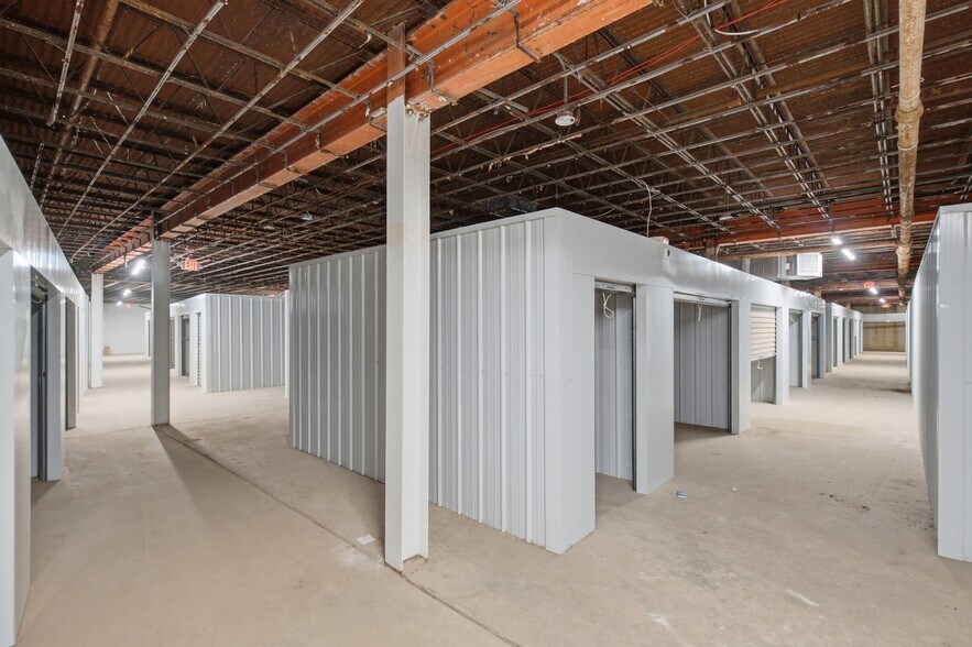 More Photos Of 7708 1st Ave N, Birmingham Self Storage For Sale