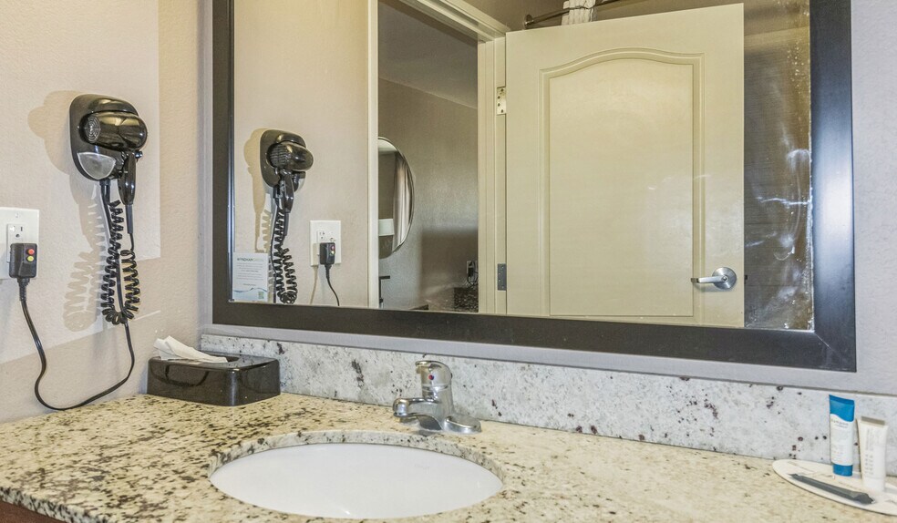 More Photos Of 3432 Interstate 20, Stanton Hotel For Sale