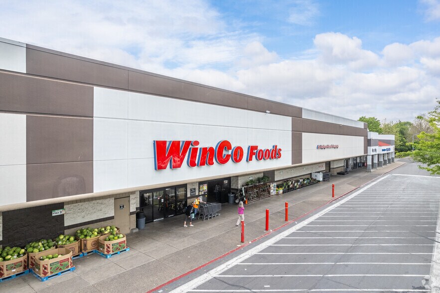 More Photos Of 4235-4275 Barger Dr, Eugene Storefront For Lease