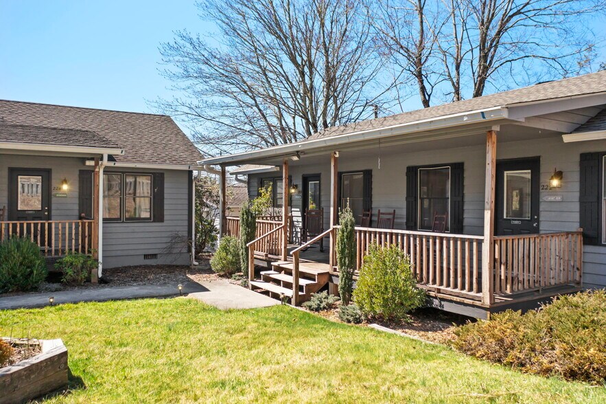 Primary Photo Of 157 Hill St, Blowing Rock Apartments For Sale
