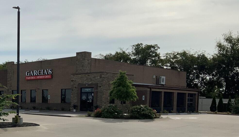 More Photos Of 971 Memory Ln, Gallatin Storefront For Lease