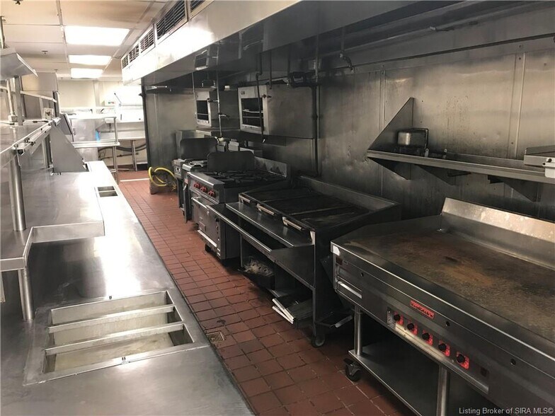 More Photos Of 1420 Park Pl, Clarksville Restaurant For Lease