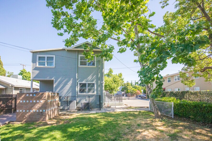 More Photos Of 4322 4th Ave, Sacramento Office Residential For Sale