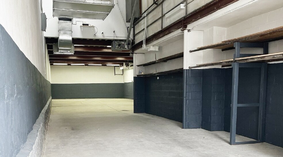 More Photos Of 1046 47th Ave, Long Island City Industrial For Lease