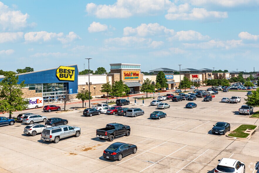 More Photos Of 1400-1800 S Loop 288, Denton Unknown For Lease