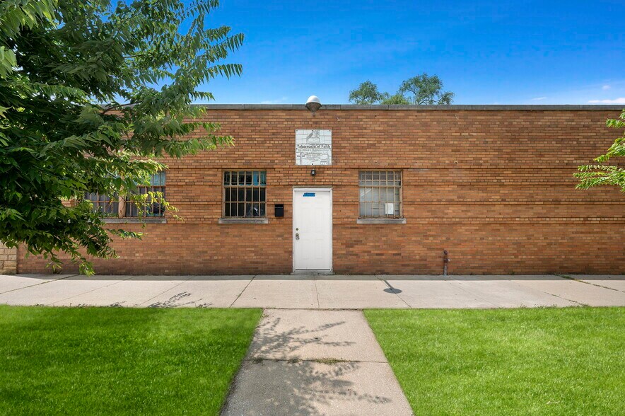 More Photos Of 7828 S Claremont Ave, Chicago Warehouse For Sale