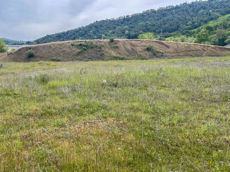 More Photos Of 0 North Umpqua Hwy Hwy, Roseburg Land For Sale