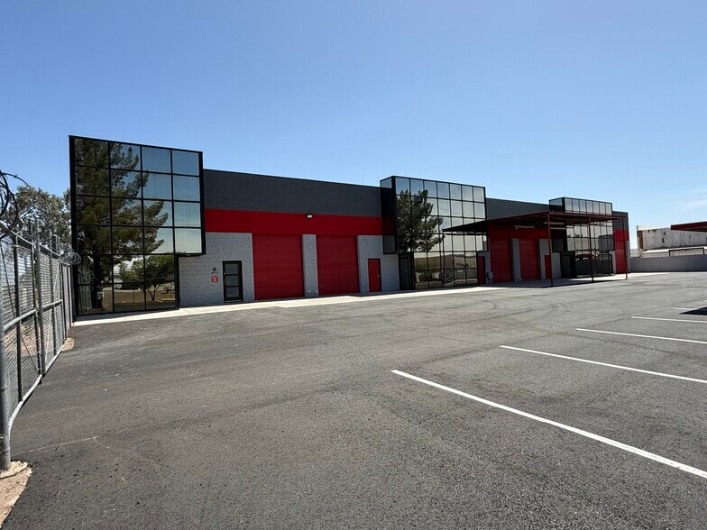More Photos Of 714 N Monterey St, Gilbert Warehouse For Lease