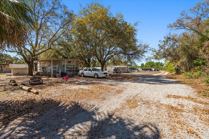 More Photos Of 380 San Jose St, North Fort Myers Manufactured Housing Mobile Home Park For Sale