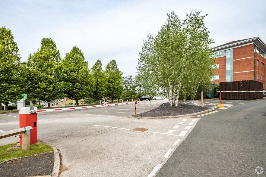More Photos Of 4A-4B The Parklands, Bolton Office For Lease