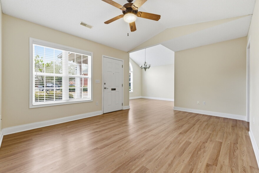 More Photos Of 100 Garden Manor Ct, Murrells Inlet Apartments For Sale