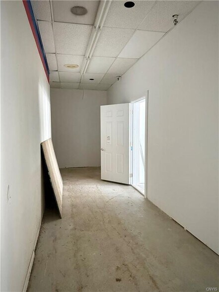 More Photos Of 3505 West Rd, Cortland Freestanding For Lease