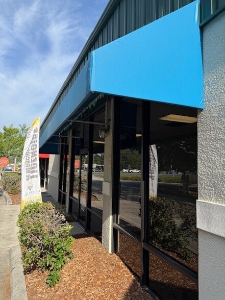 More Photos Of 2727 N John Young Pky, Kissimmee Light Manufacturing For Lease