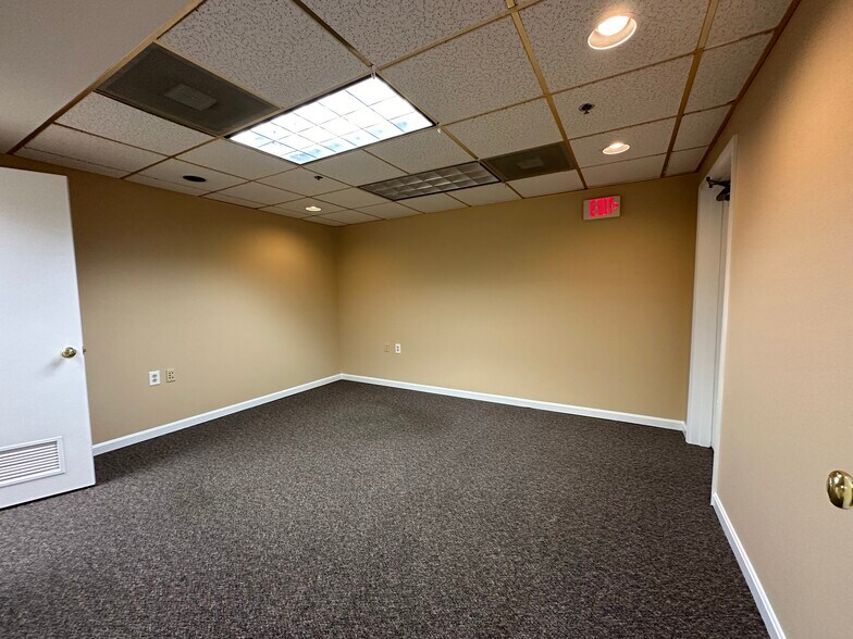 More Photos Of 305 Harrison St, Leesburg Medical For Lease