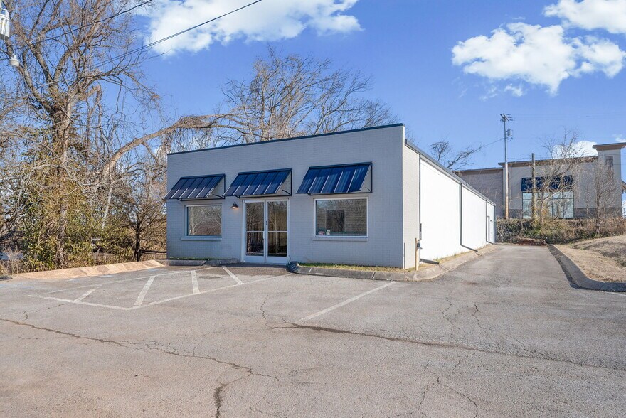 More Photos Of , Clarksville General Retail For Sale