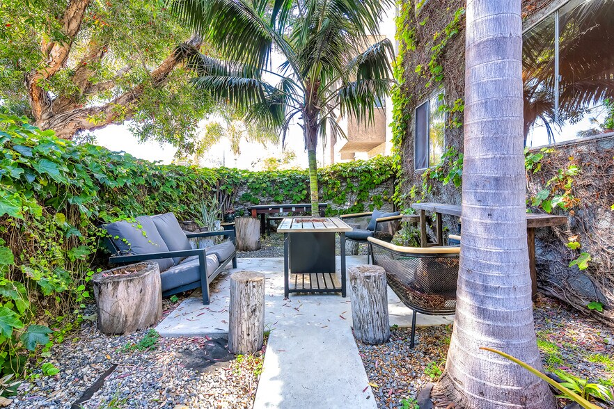 More Photos Of 614 6th Ave, Venice Apartments For Sale