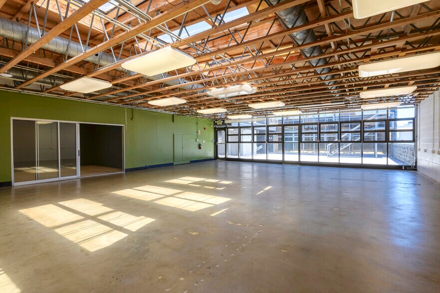 More Photos Of 2200 Michigan Ave, Santa Monica Loft Creative Space For Lease