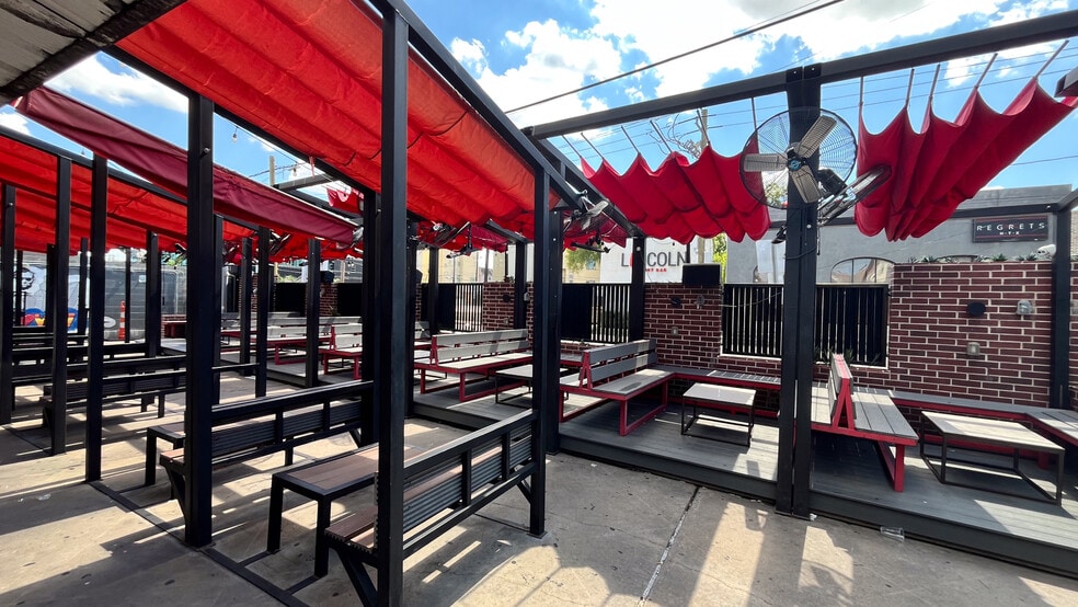 More Photos Of 5110 Washington Ave, Houston Storefront For Lease