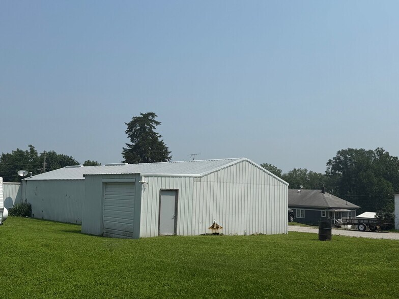 More Photos Of 104 W Main St, Floris Apartments For Sale