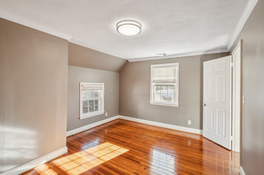 More Photos Of 2638-2650 Main St, Glastonbury Office For Lease