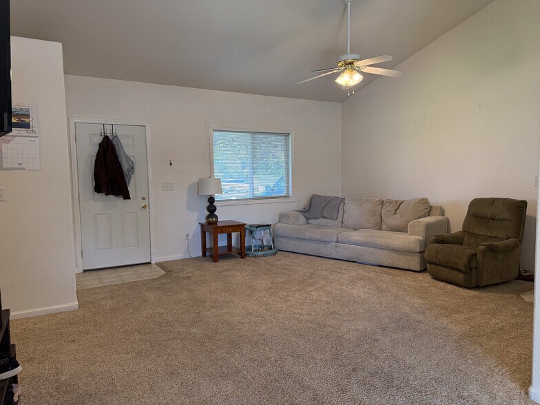 More Photos Of 3010 Elm St, Baker City Apartments For Sale
