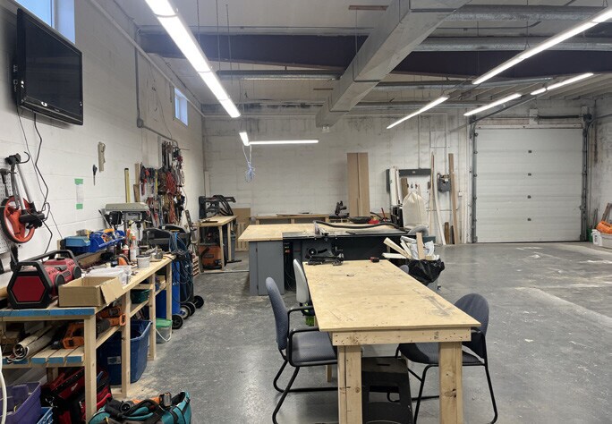 More Photos Of 1040 Mcdonald St, Regina Light Distribution For Lease