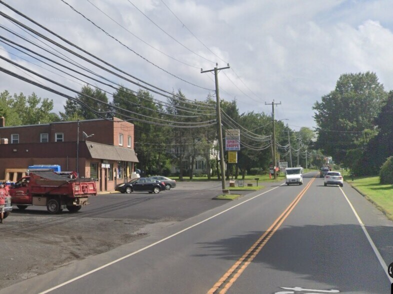More Photos Of 970 Newfield St, Middletown Storefront For Lease