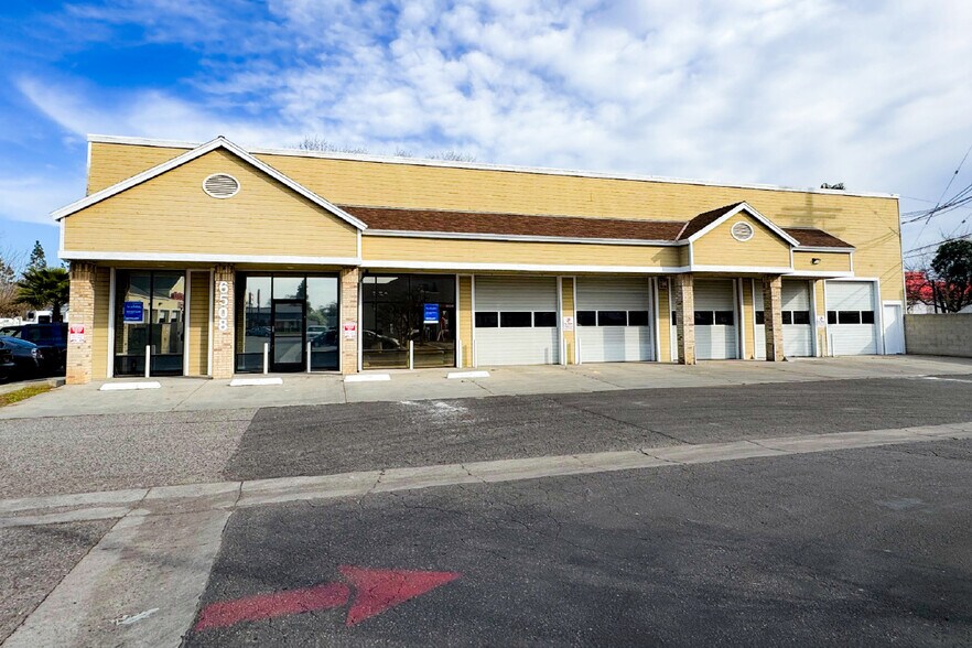 More Photos Of 6508 N Blackstone Ave, Fresno Auto Repair For Sale