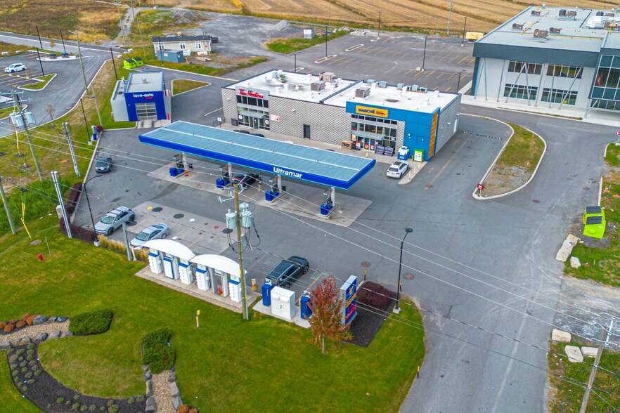 More Photos Of 265 Rue De L'industrie, Beloeil General Retail For Sale