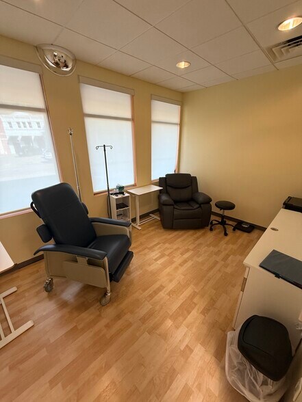 More Photos Of 204 Three Springs Dr, Weirton Office For Lease