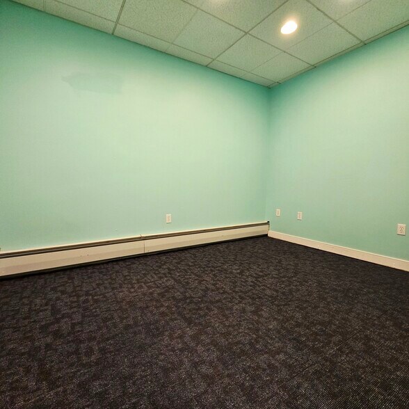 More Photos Of 106 N Franklin St, Pen Argyl Office For Lease