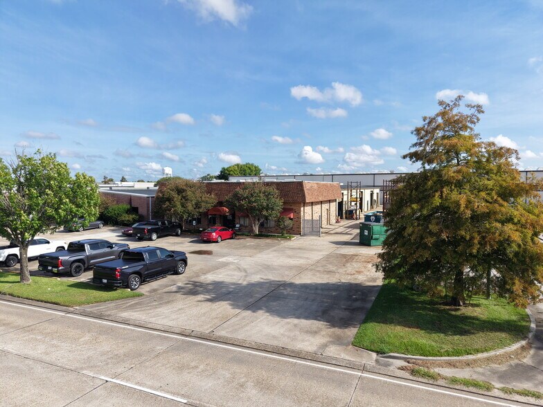 More Photos Of 12025 Industriplex Blvd, Baton Rouge Warehouse For Lease