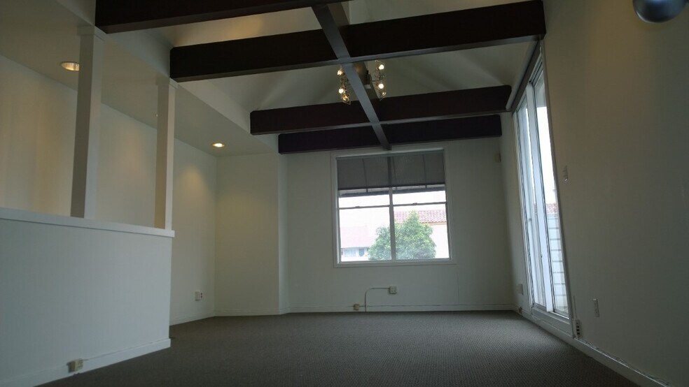 More Photos Of 2211 Lombard St, San Francisco Storefront Retail Office For Lease