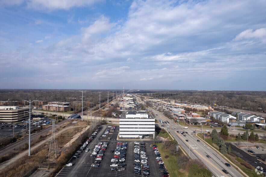 More Photos Of 40 Skokie Blvd, Northbrook Office For Lease
