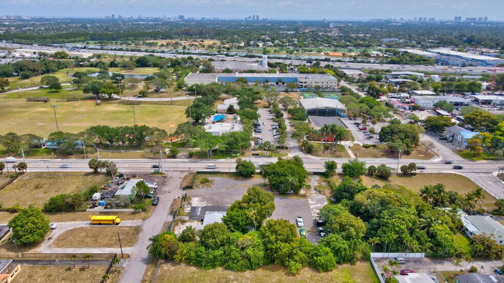 More Photos Of 2160 NW 24th St, Fort Lauderdale Auto Dealership For Sale