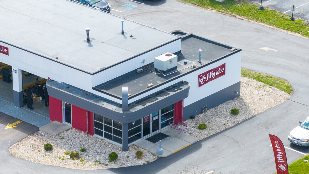 More Photos Of 2306 Humes Rd, Janesville Auto Repair For Sale