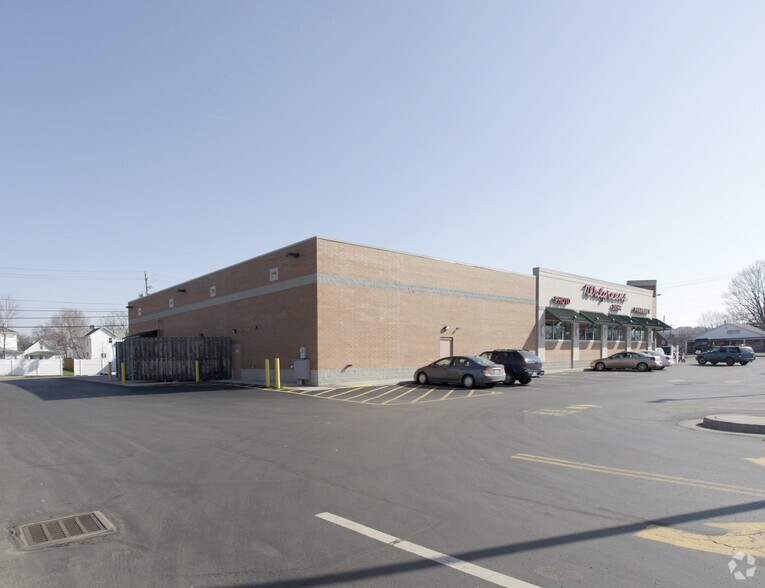 More Photos Of 859 E Main St, Lancaster Drugstore For Sale