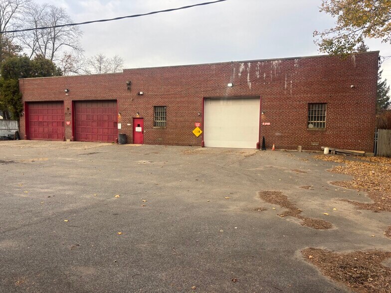 More Photos Of 249 Broadway, Amityville Warehouse For Sale