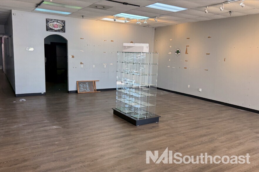 More Photos Of 3471-3631 NW Federal Hwy, Jensen Beach Storefront For Lease