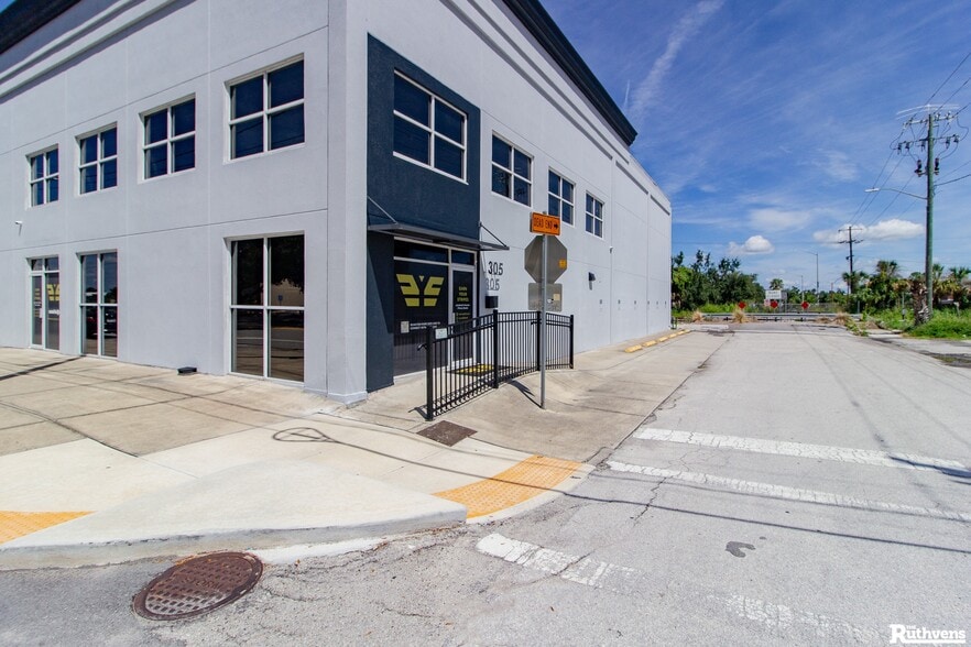 More Photos Of 305 W Main St, Lakeland Storefront Retail Office For Sale