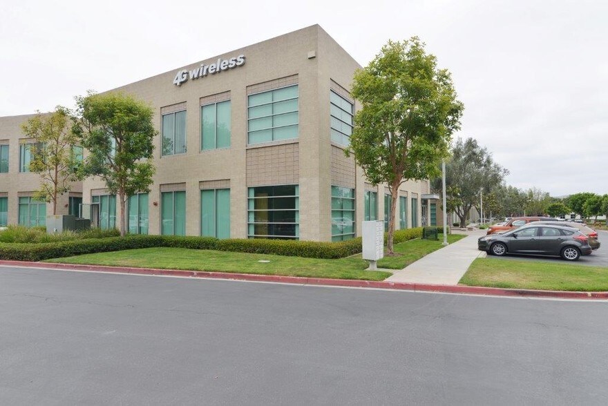 More Photos Of 8871 Research Dr, Irvine Loft Creative Space For Sale