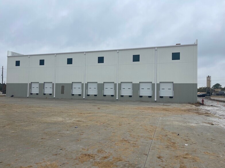 More Photos Of 15918 Boudreaux rd, Cypress Industrial For Sale