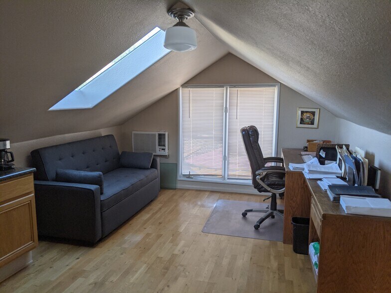 More Photos Of 2757 Foothill Blvd, La Crescenta Freestanding For Sale