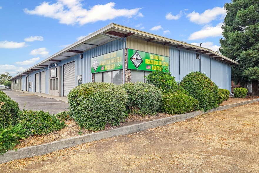 More Photos Of 2145 Park Ave, Chico Service For Lease