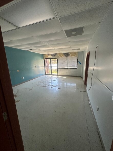 More Photos Of 106 Commerce St, Fayetteville Storefront Retail Office For Sale
